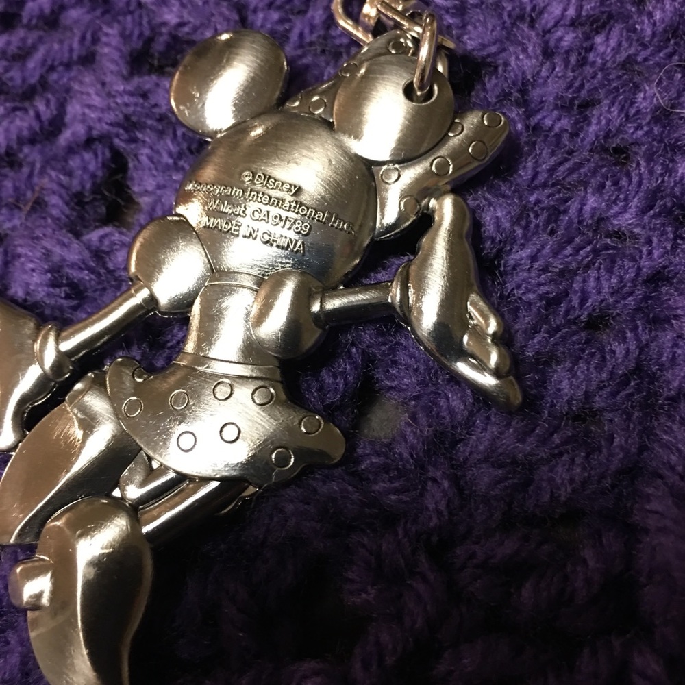 Mini Mouse Metal Key Chain - Picture 7 of 8